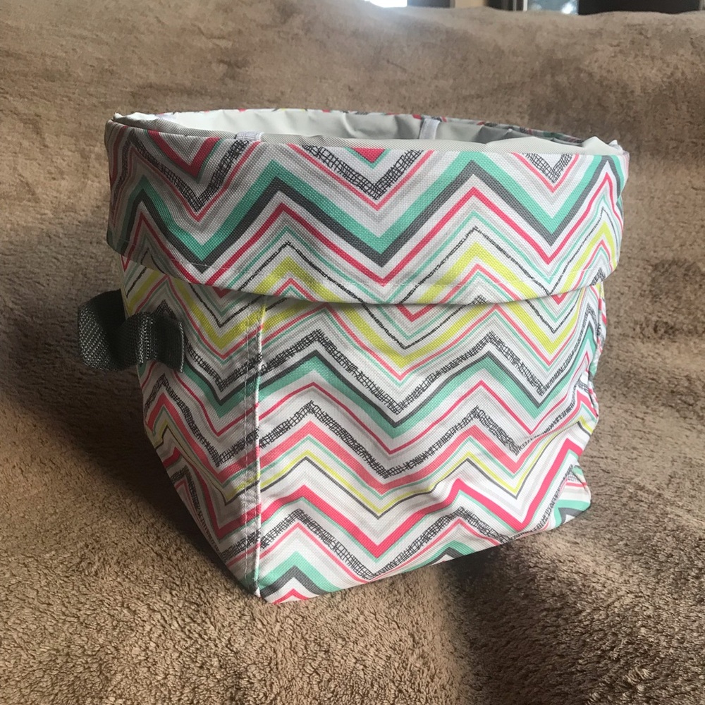 Thirty One Party Punch Mini Utility Bin - Picture 4 of 4
